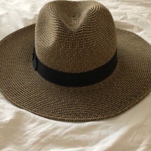 Straw woven brim hat